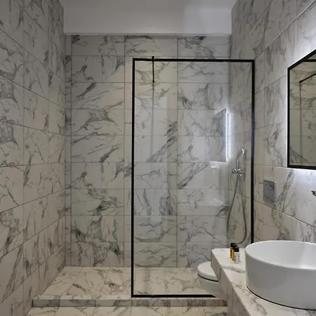 فيلة Christy بسارو